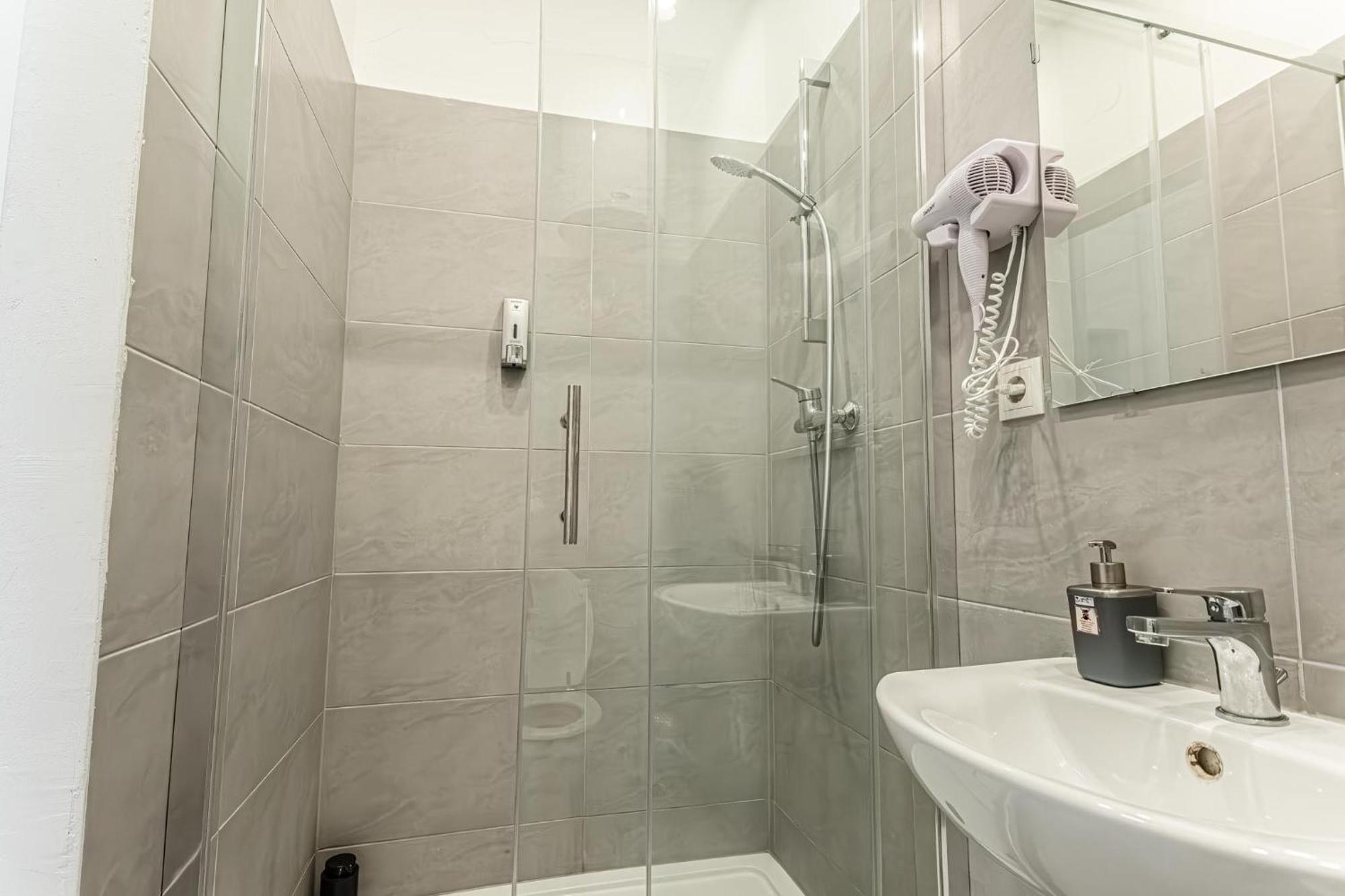 Gorgeous 1Br Apt Near Akh Hospital Viena Exterior foto
